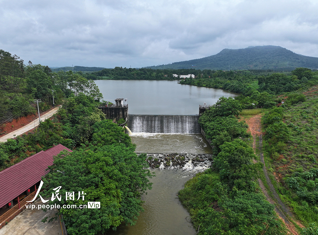 江西泰和：水库泄洪保安全【5】