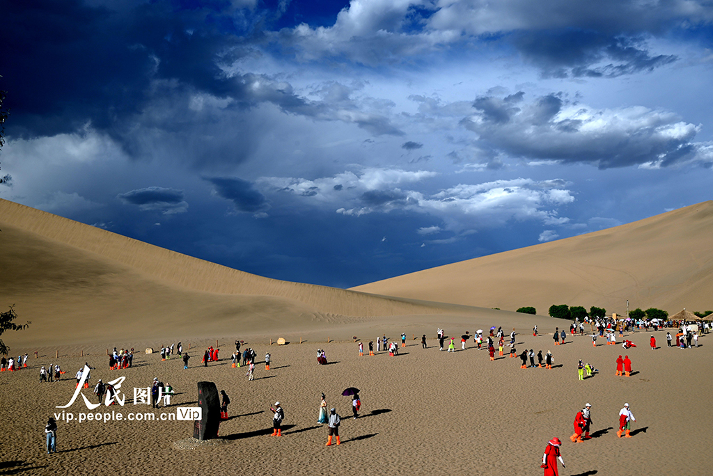 甘肃敦煌：大漠云景如画迎客来【3】