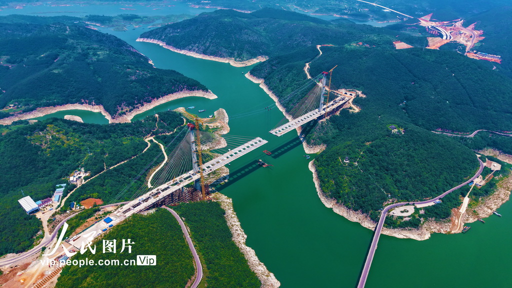 河南淅川：渑淅高速建设有序推进