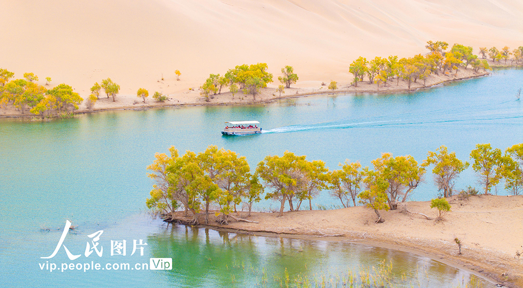 新疆尉犁：人在画中游【4】