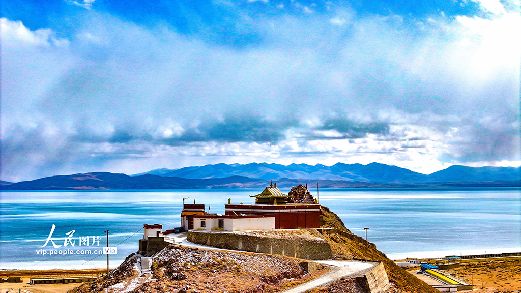 西藏普兰：玛旁雍错壮美如画