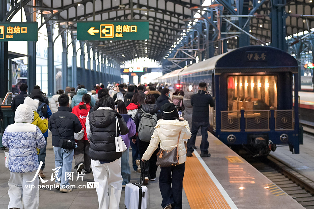 黑龙江：“伊春号”旅游专列试运行【2】