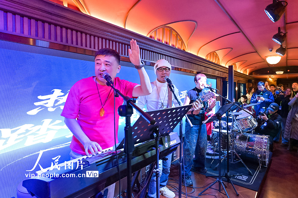 黑龙江：“伊春号”旅游专列试运行【3】