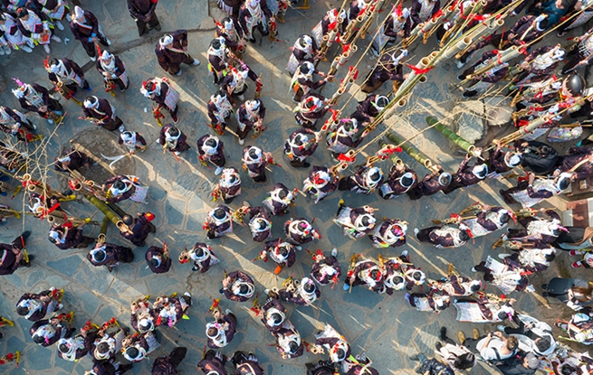 贵州从江：岜沙苗寨欢度芦笙节