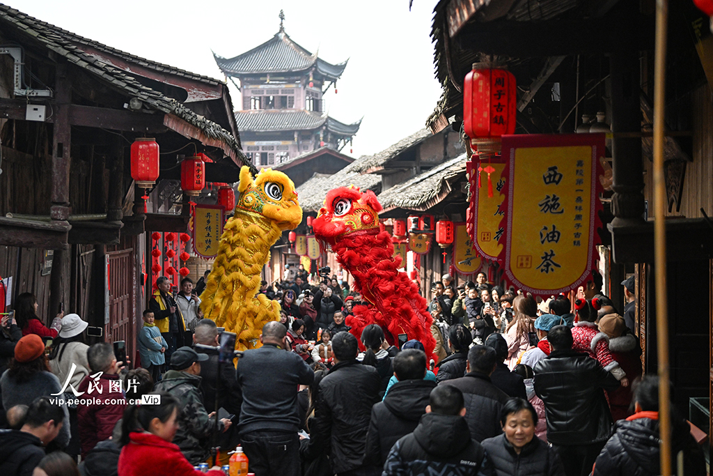 四川蓬安：千年古镇“团年宴”迎新春