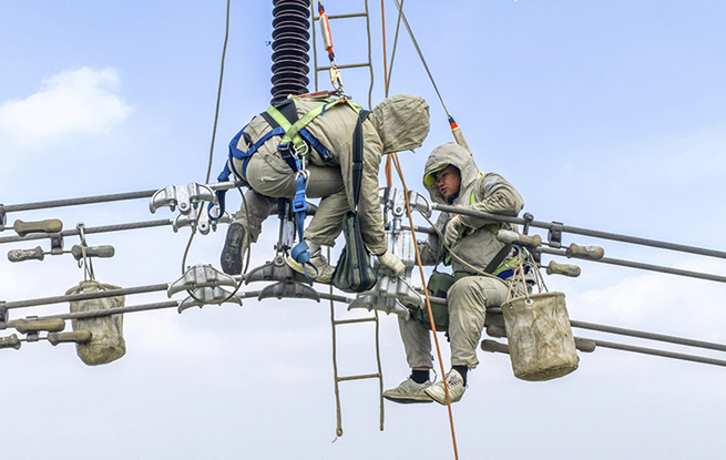 安徽马鞍山：线路检修 保障供电