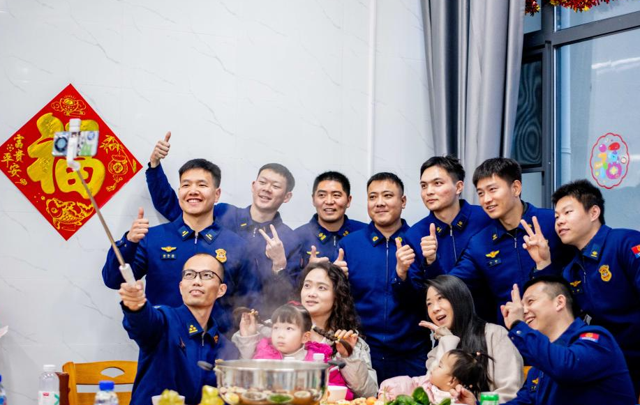 欢腾中国年丨一席年夜饭 共庆中国年