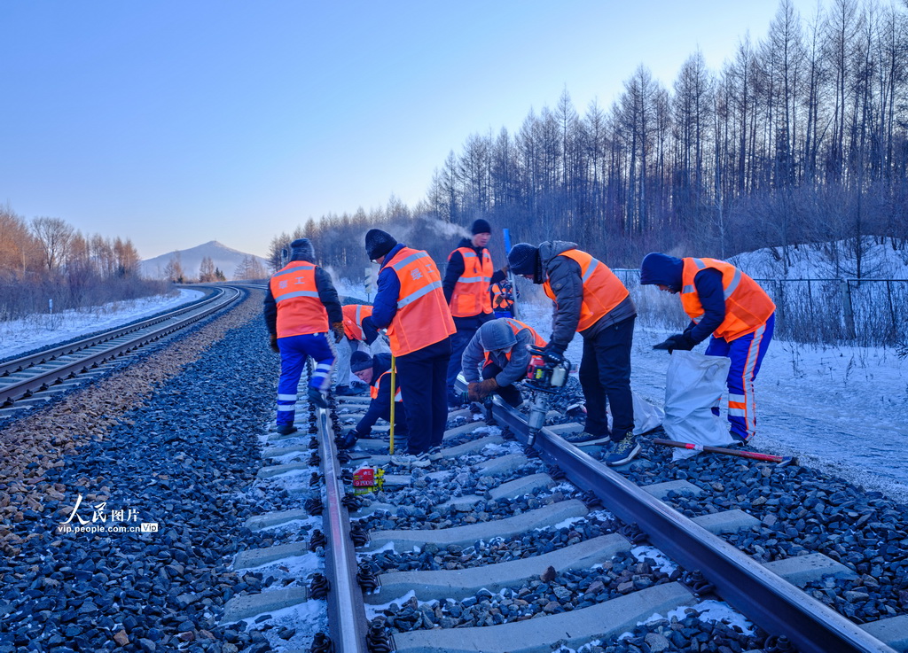 黑龙江绥化：小兴安岭上的“钢轨守护者”【3】