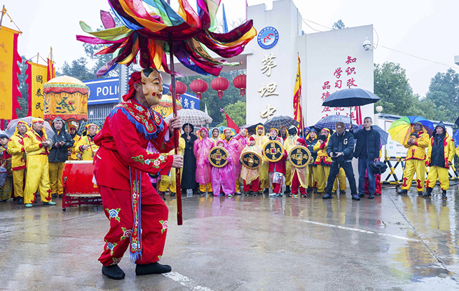 安徽池州：傩戏闹新春