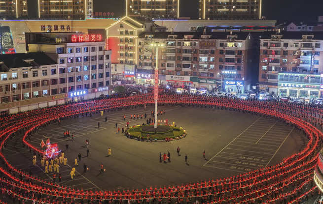 浙江东阳：舞龙灯