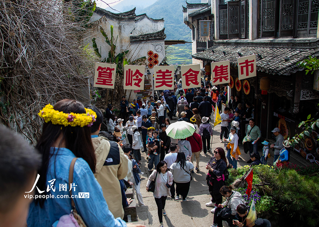 江西婺源：篁岭景区游人如织【5】