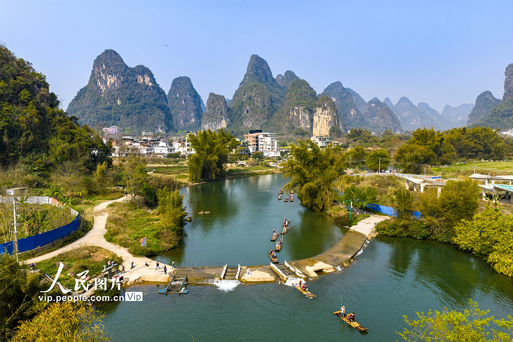 广西阳朔：乘竹筏 赏美景【7】