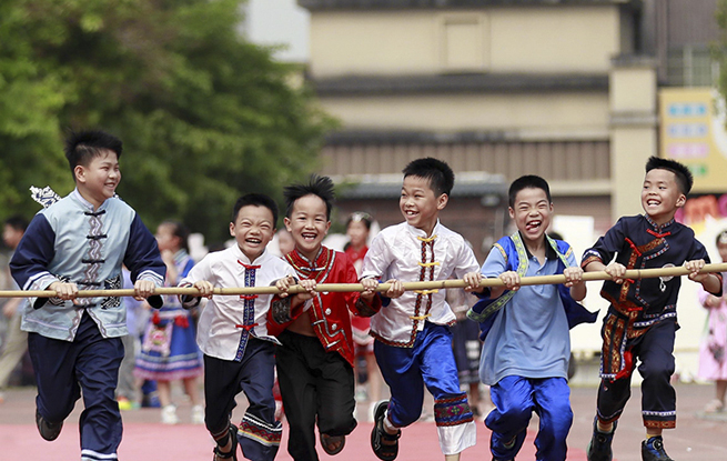 广西扶绥：多彩活动喜迎“三月三”