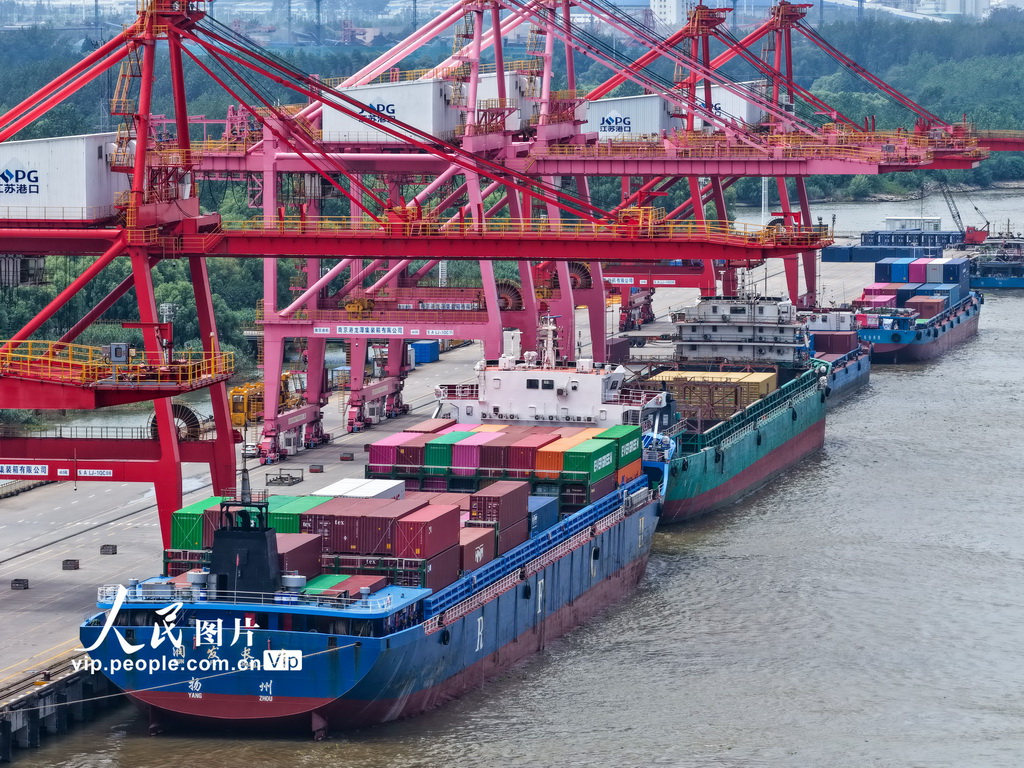 江苏南京：港口作业忙【4】