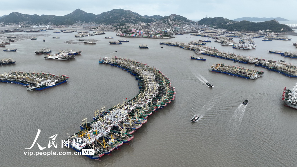浙江温岭：渔船推迟出海泊港避风【3】