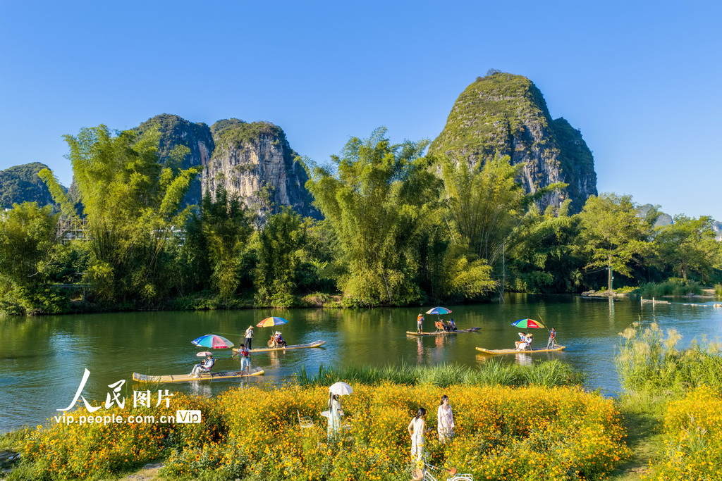 广西阳朔：秋游遇龙河